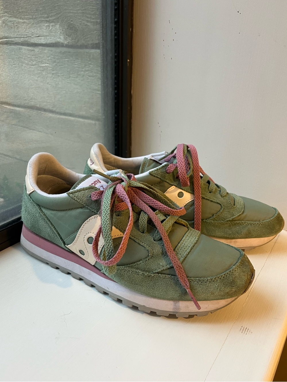Saucony Jazz Green Suede Runner with Pink Accents